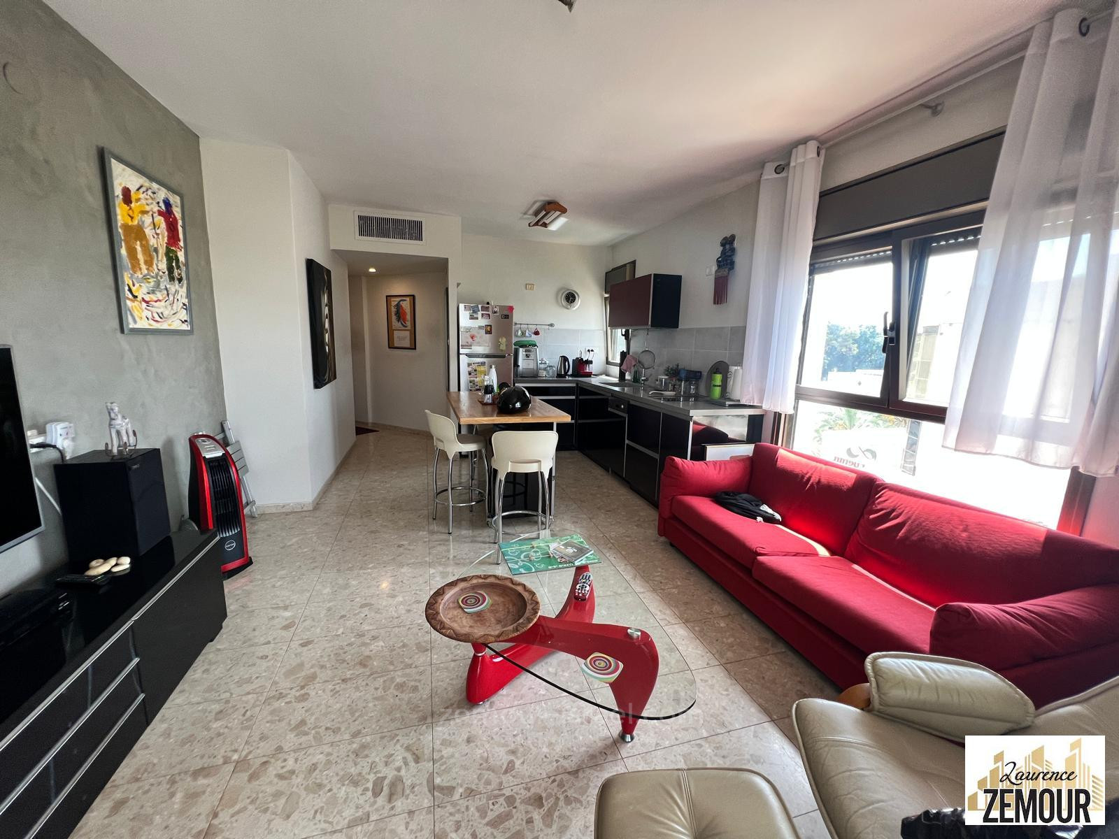 Apartamento 3 cômodos Raanana Perto da prefeitura 60-IBL-1328