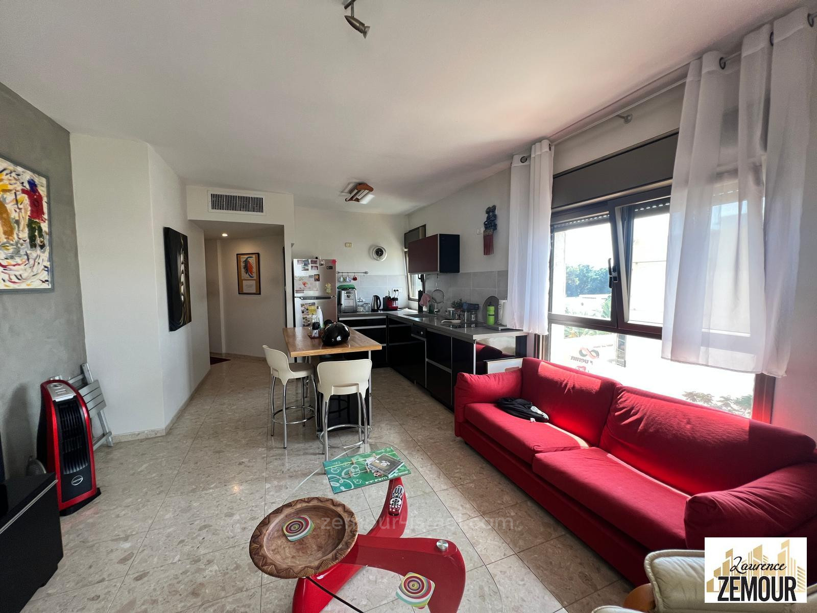 Apartamento 3 cômodos Raanana Perto da prefeitura 60-IBL-1328