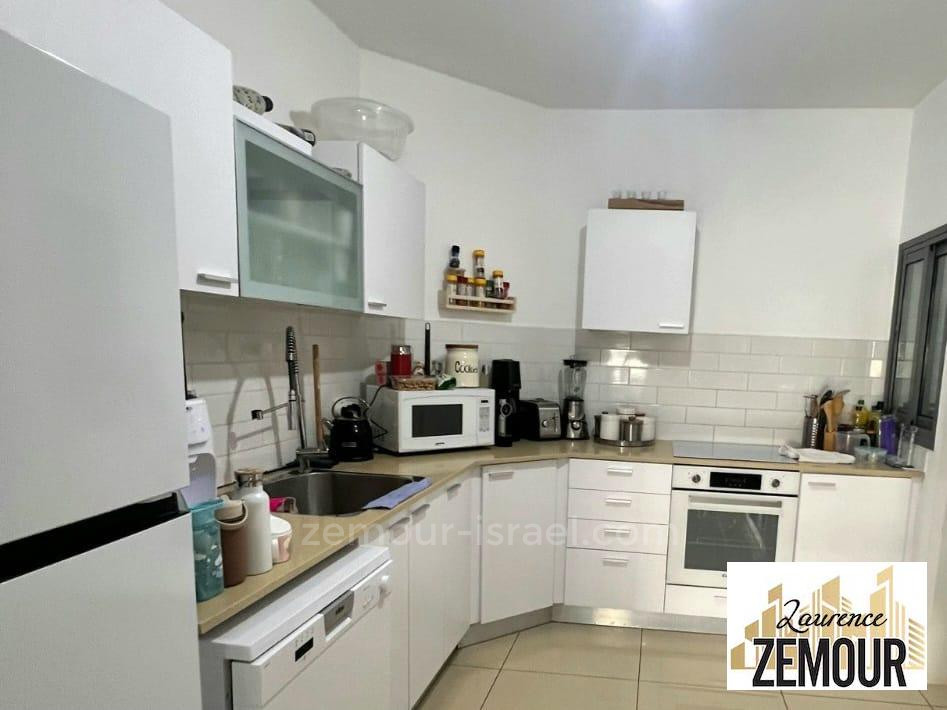Apartamento 4 cômodos Kfar Saba Kfar Saba 60-IBL-1335