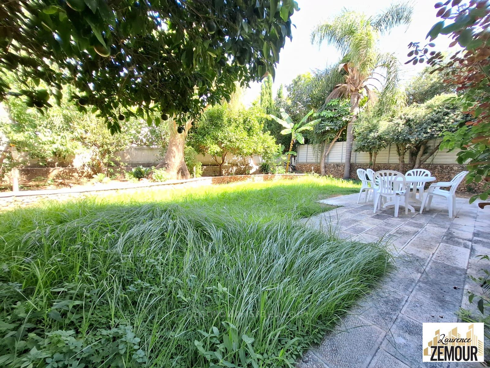 Casarão 7 cômodos Raanana Perto da prefeitura 60-IBL-1336