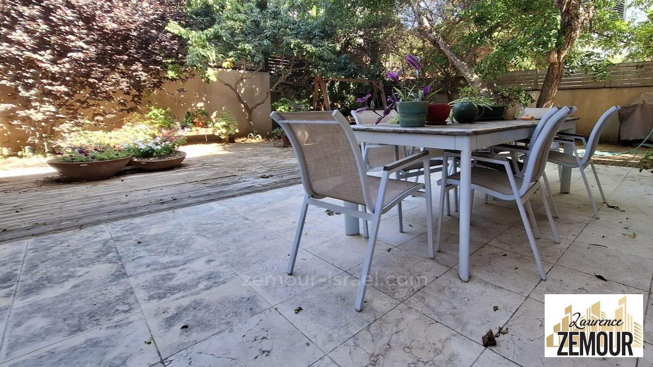 Casarão 7 cômodos Raanana Hanessiim 60-IBL-1338