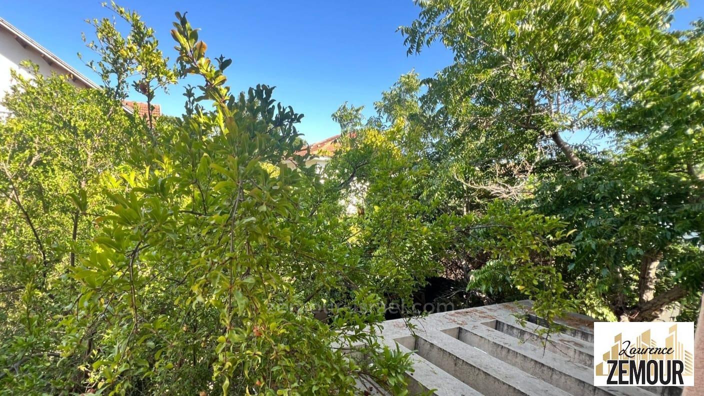 Casarão 7 cômodos Raanana Hanessiim 60-IBL-1338