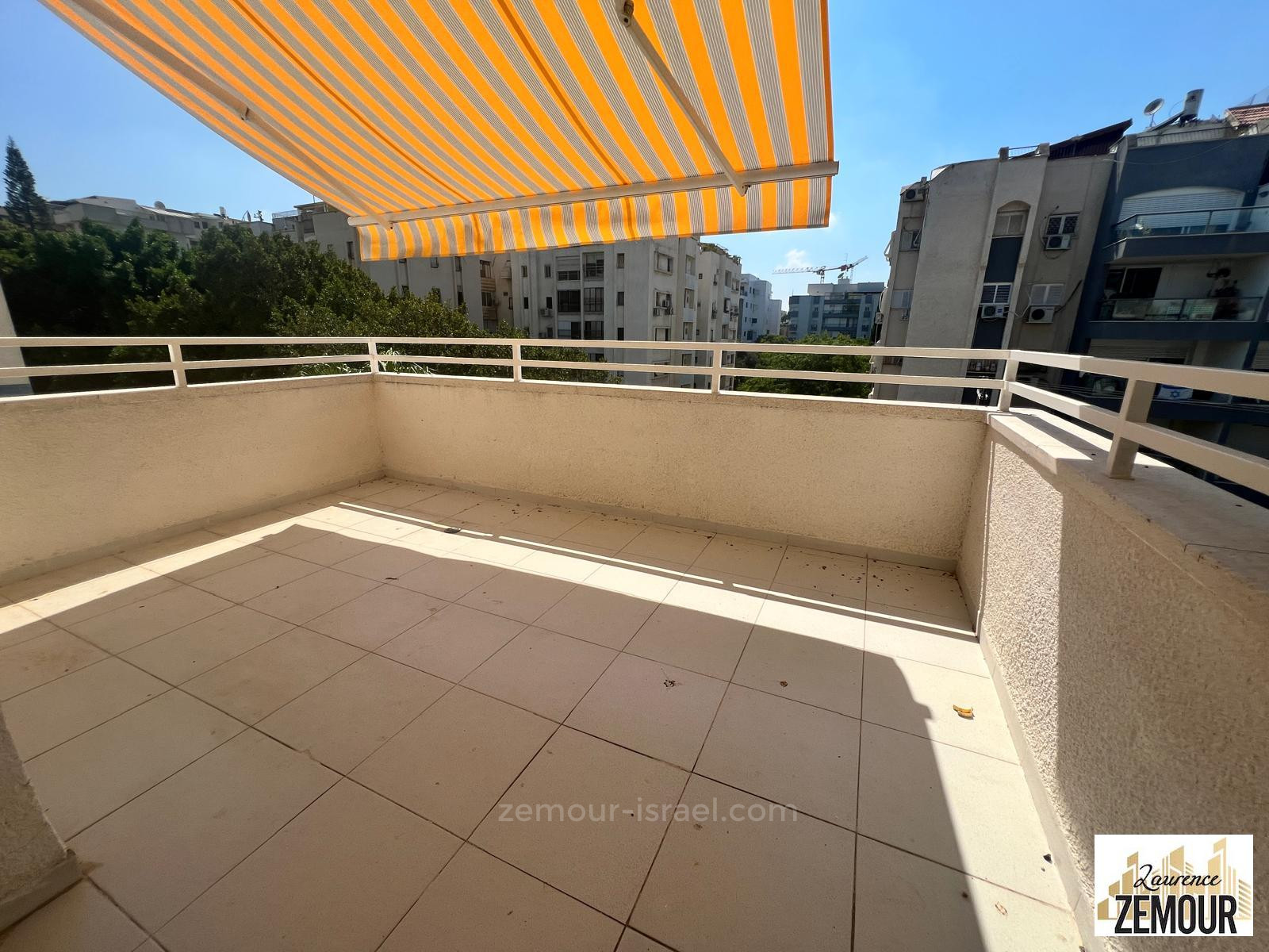 Apartamento 5 cômodos Raanana Est 60-IBL-1341