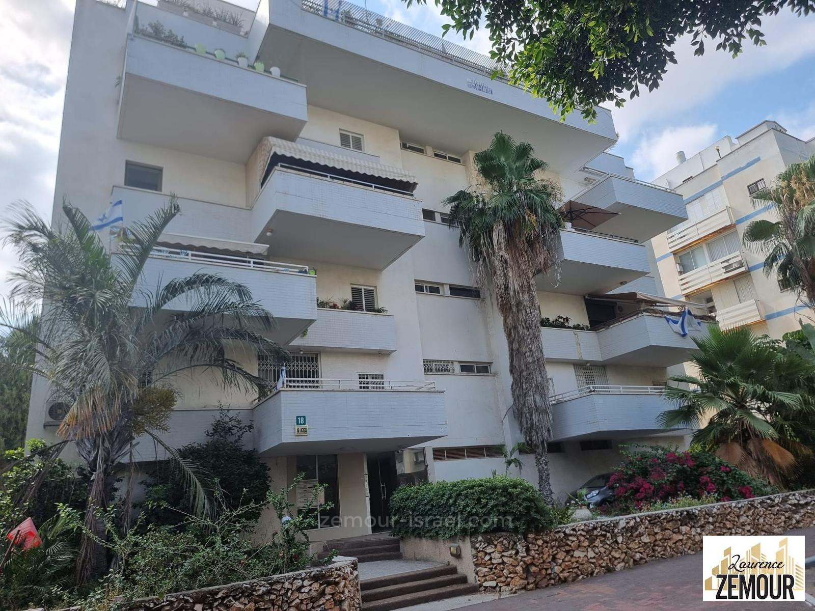 Apartamento 5 cômodos Raanana Est 60-IBL-1341