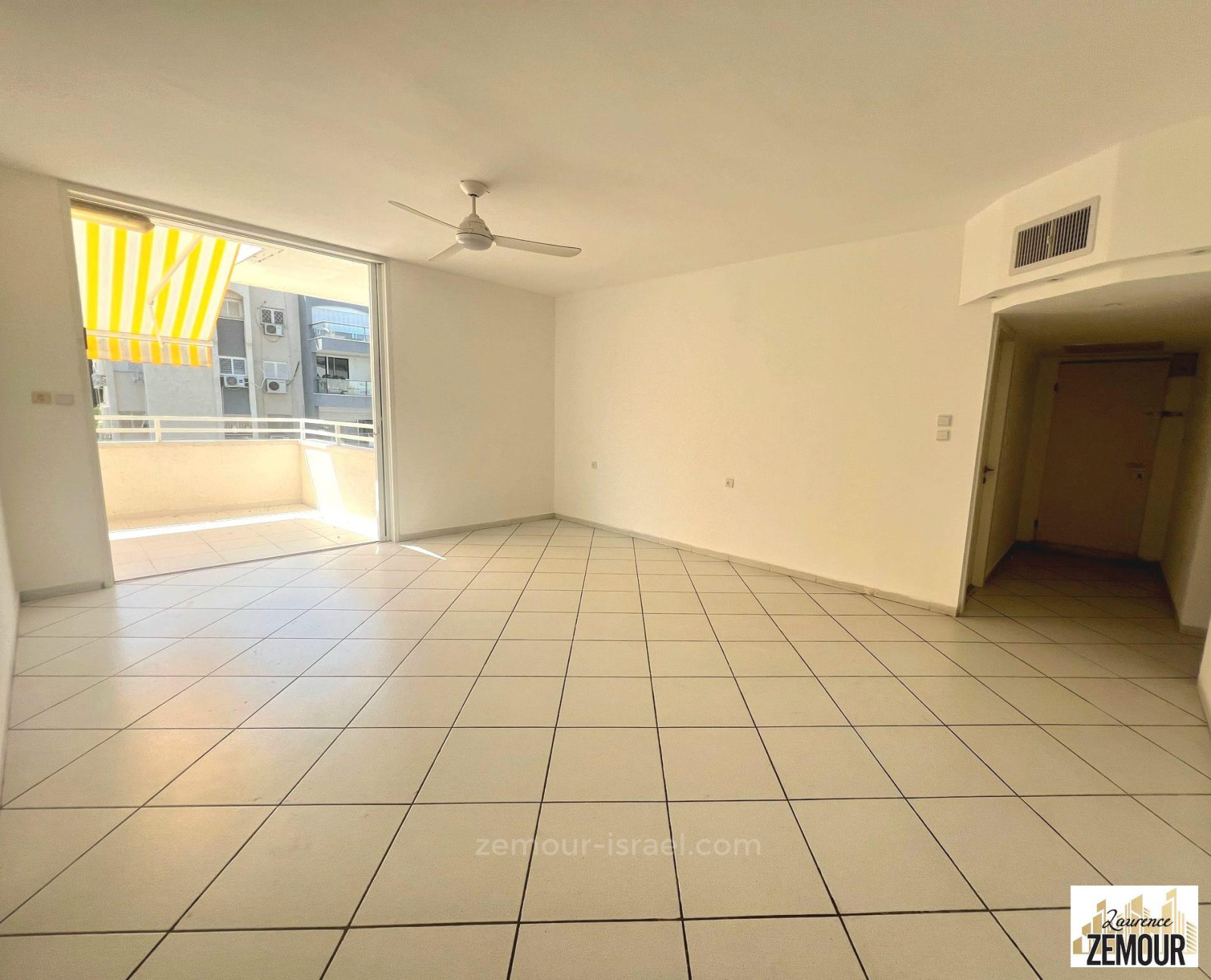 Apartamento 5 cômodos Raanana Est 60-IBL-1341