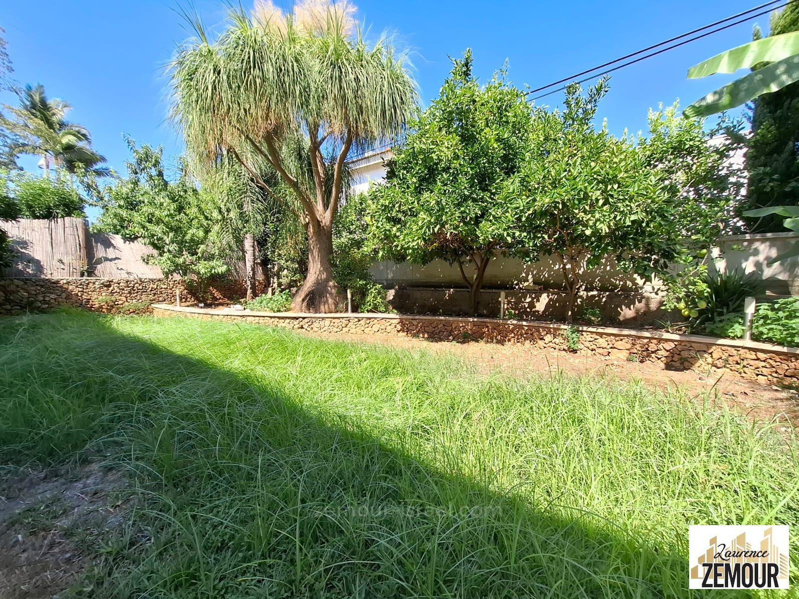 Casarão 7 cômodos Raanana Perto do centro 60-IBL-1342