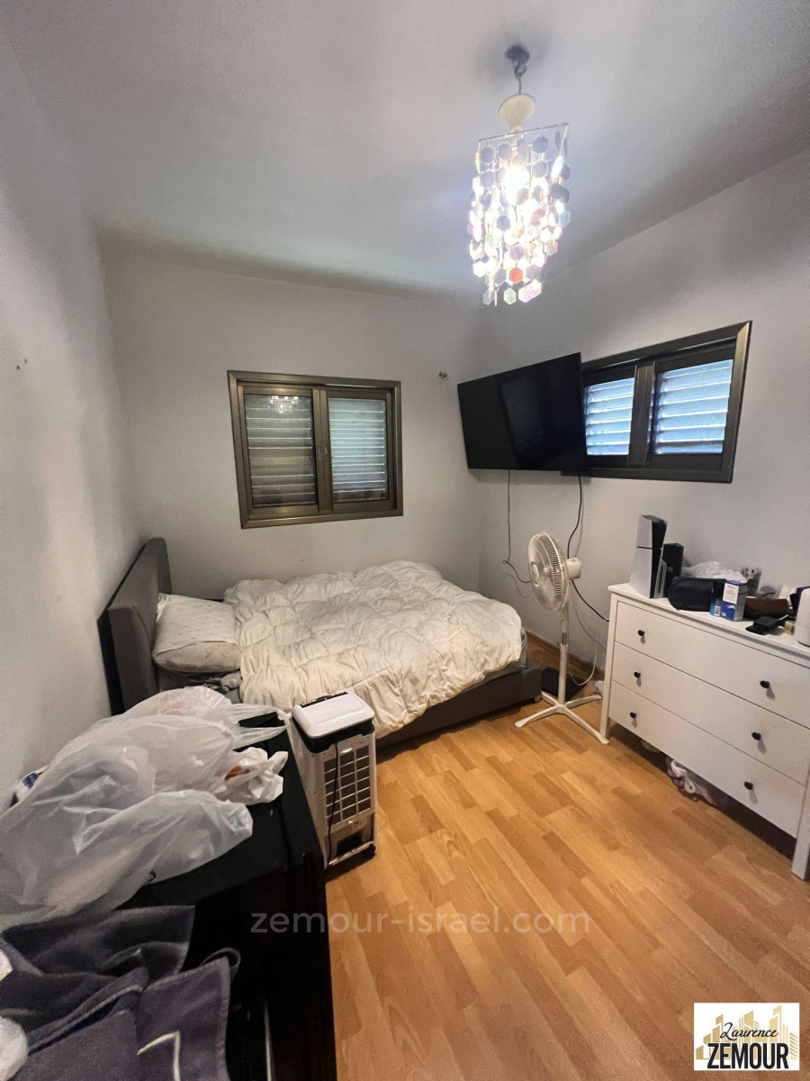 Apartamento 4.5 cômodos Raanana Perto da prefeitura 60-IBL-1343