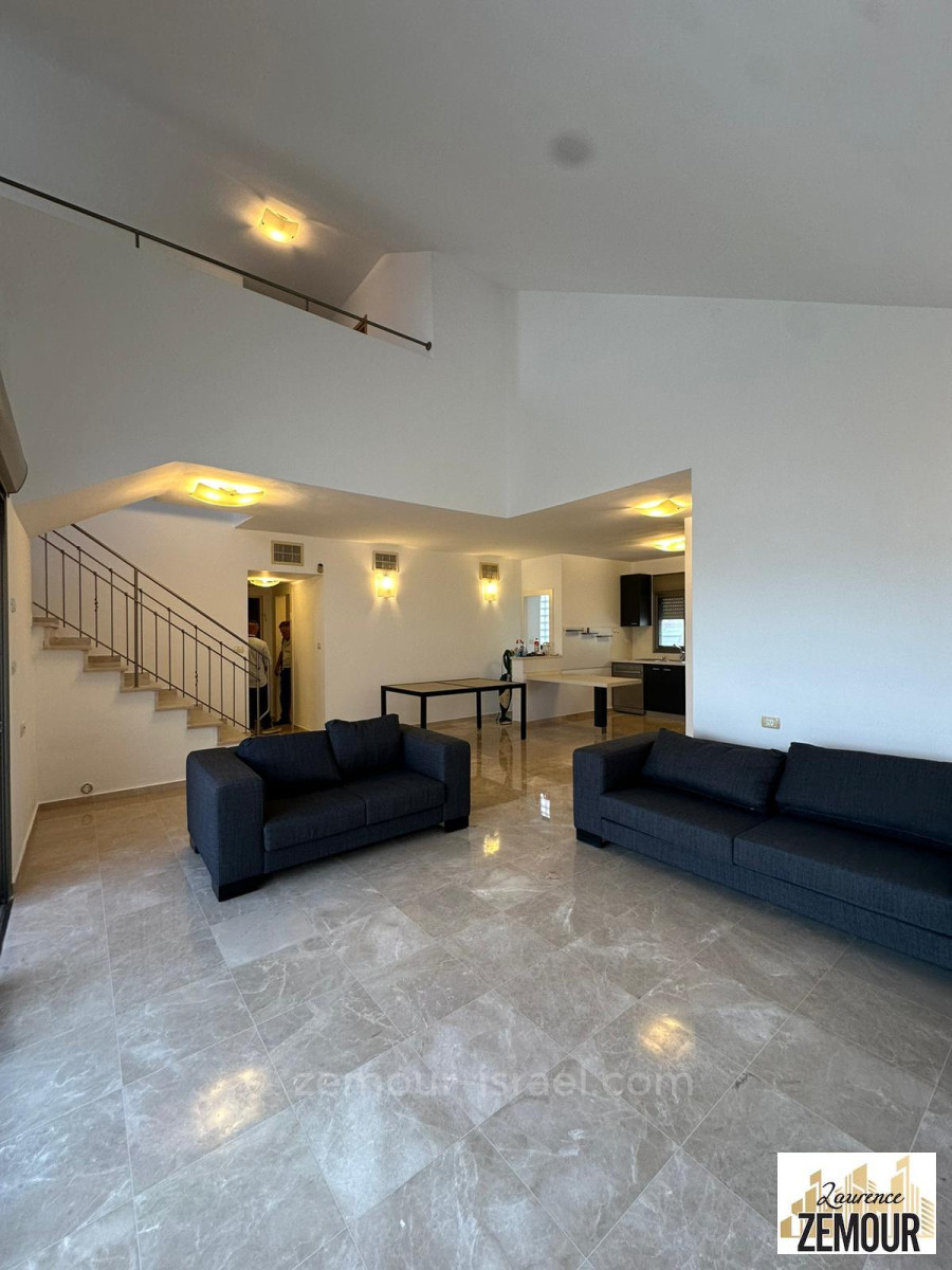 Duplex 5 cômodos Raanana 2003 60-IBL-1351