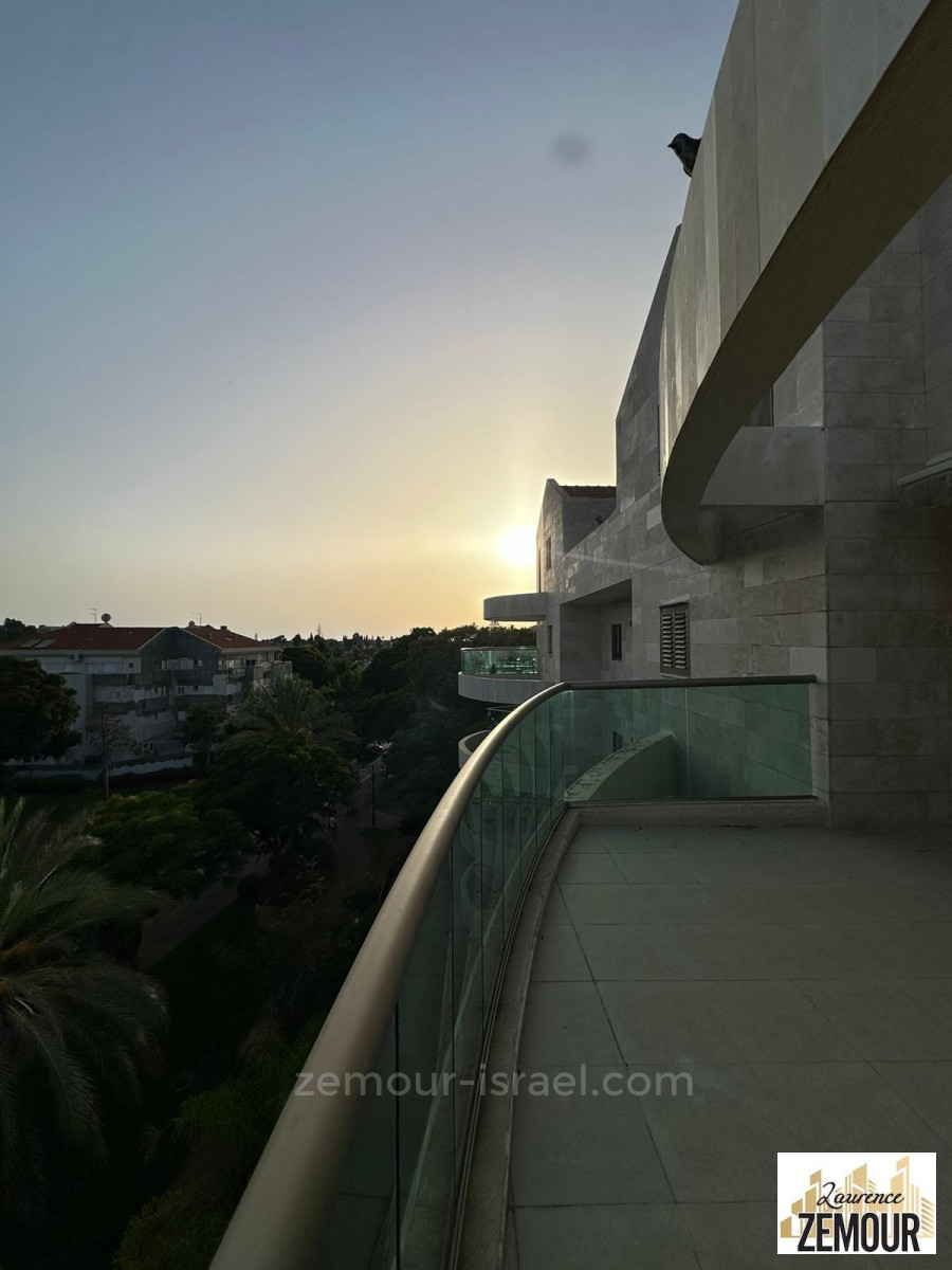 Duplex 5 cômodos Raanana 2003 60-IBL-1351