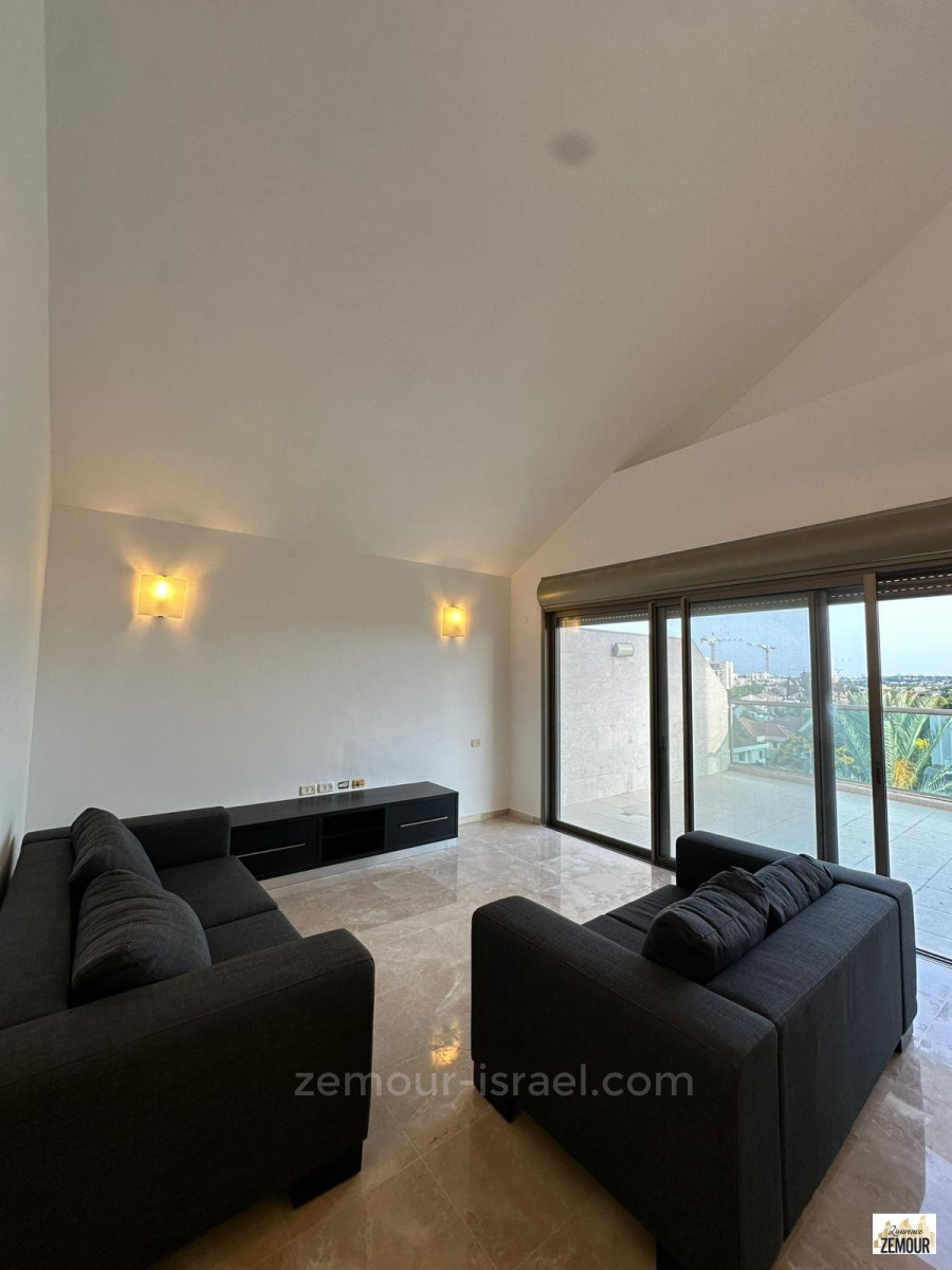 Duplex 5 cômodos Raanana 2003 60-IBL-1351