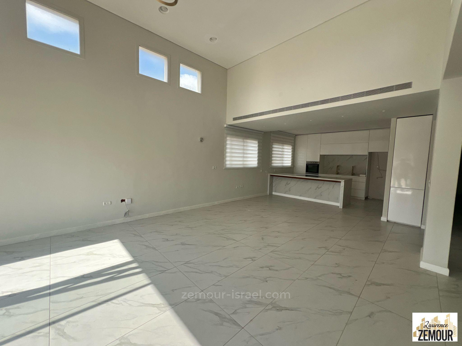 Cobertura 6 cômodos Raanana Perto de Yad Labanim 60-IBL-1352