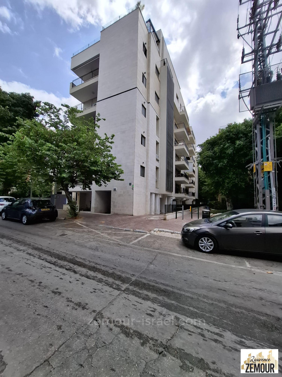 Apartamento 5 cômodos Raanana Est 60-IBL-1354