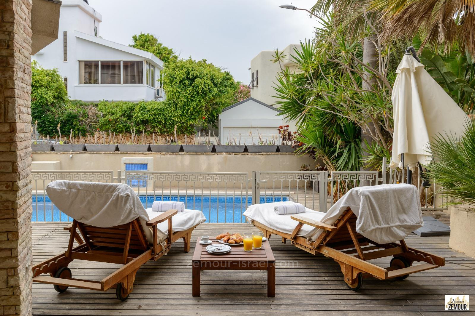 Casarão 7 cômodos Herzliya Herzliya Pitouah 60-IBL-1356