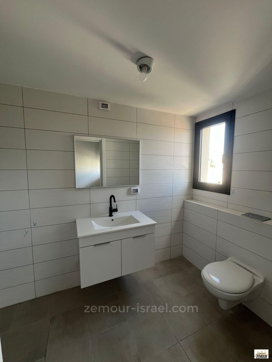 Apartamento 4 cômodos Raanana Próximo de Yavne 60-IBL-1359