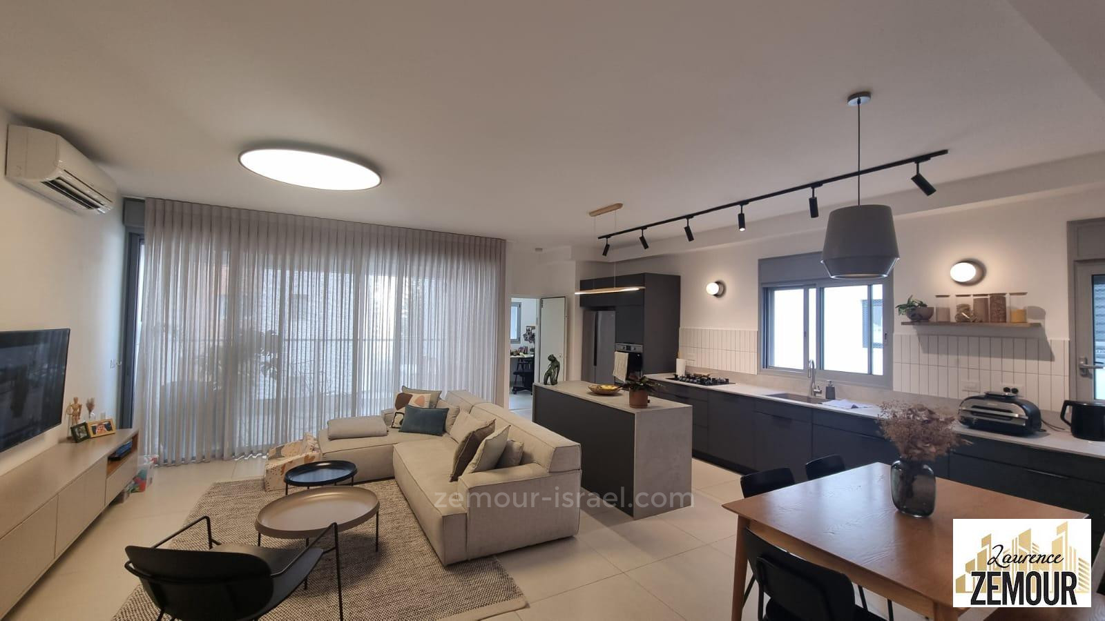 Apartamento 4 cômodos Raanana Est 60-IBL-1364