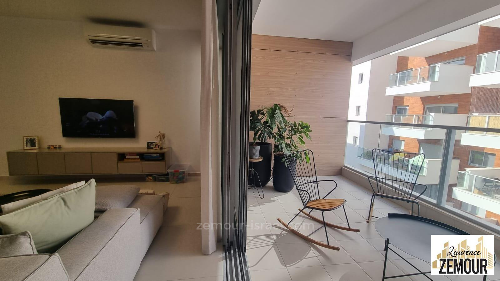 Apartamento 4 cômodos Raanana Est 60-IBL-1364