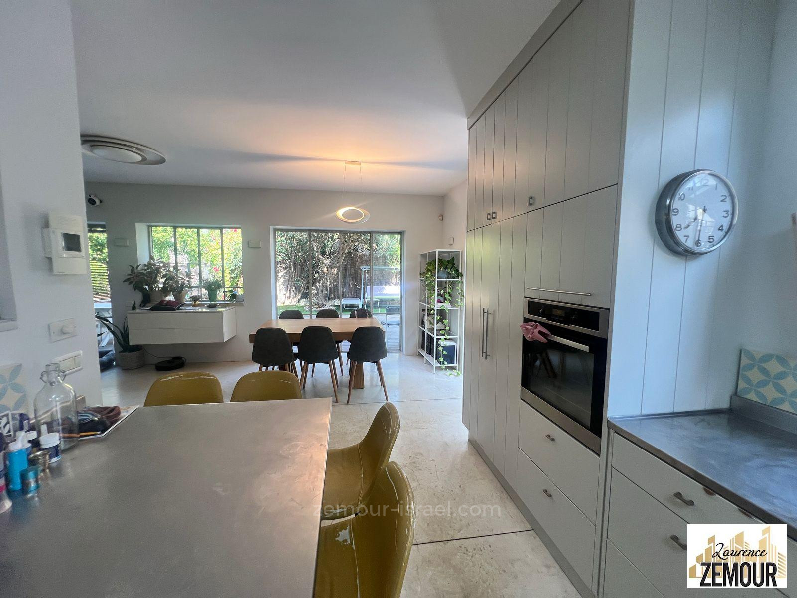 Casa de campo 7 cômodos Raanana Perto do centro 60-IBL-1367