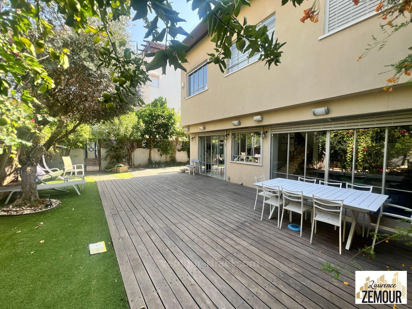 Casa de campo 7 cômodos Raanana Perto do centro 60-IBL-1367