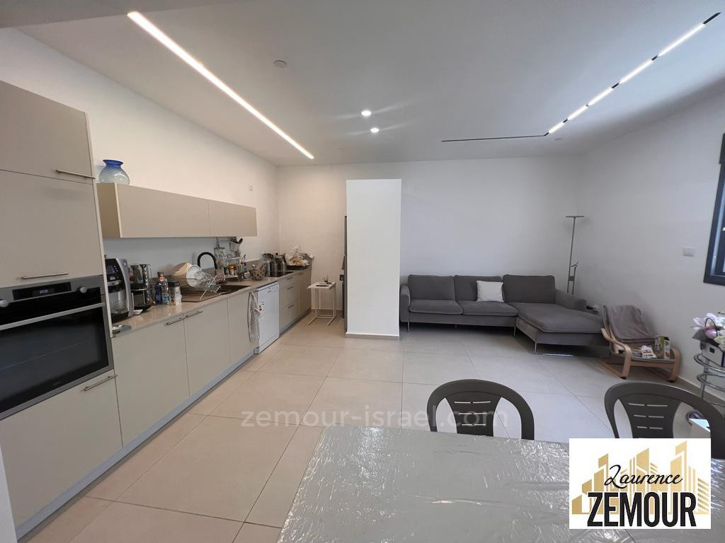 Apartamento 3 cômodos Raanana Perto do centro 60-IBL-1368