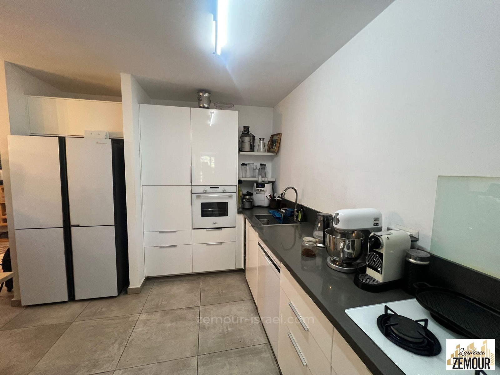 Apartamento 4 cômodos Herzliya Centro da cidade 60-IBL-1371