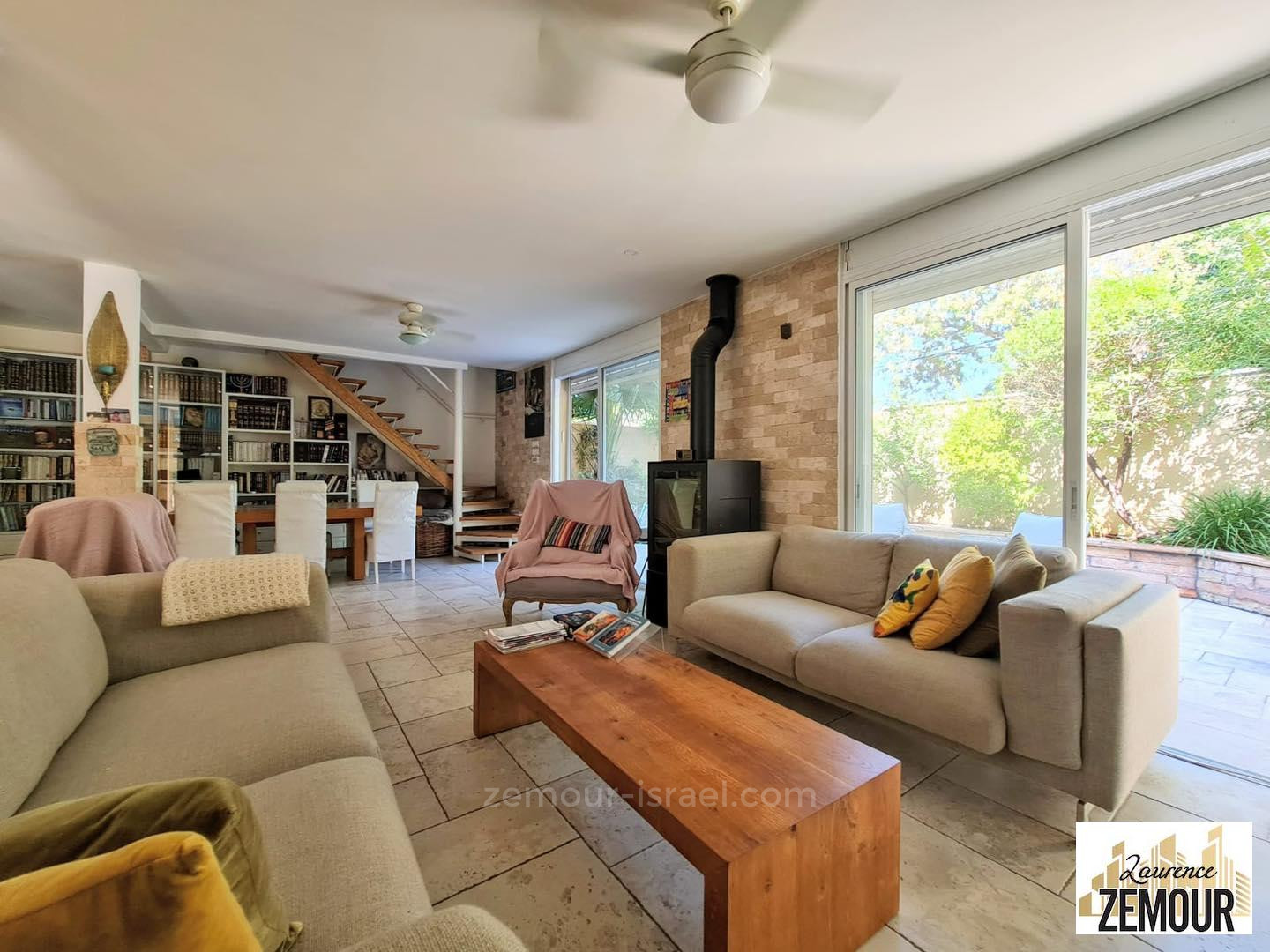 Casarão 5.5 cômodos Raanana Est 60-IBL-1373