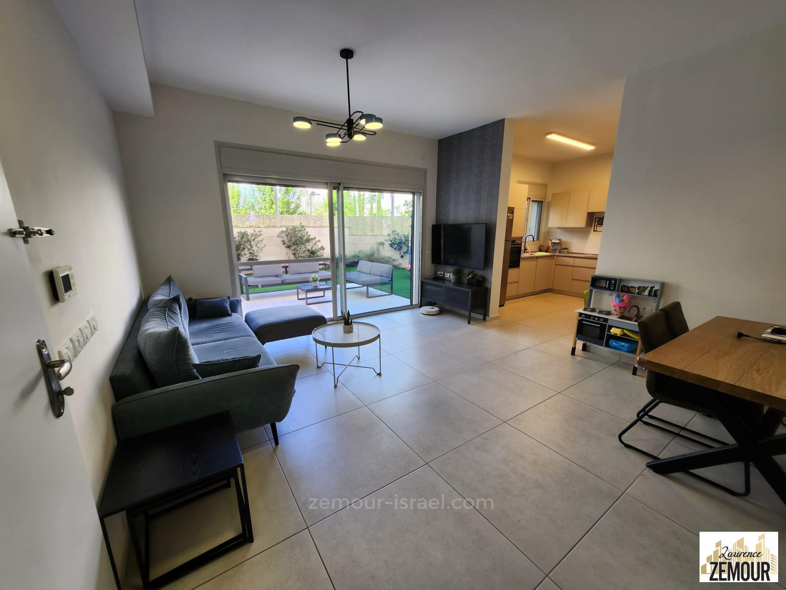 Apartamento garden 4 cômodos Raanana Neve Zemer 60-IBL-1374