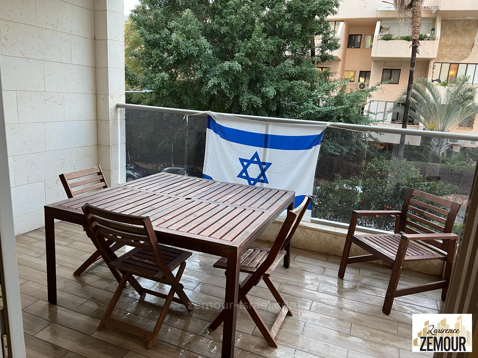 Apartamento 5 cômodos Raanana 2003 60-IBL-1378