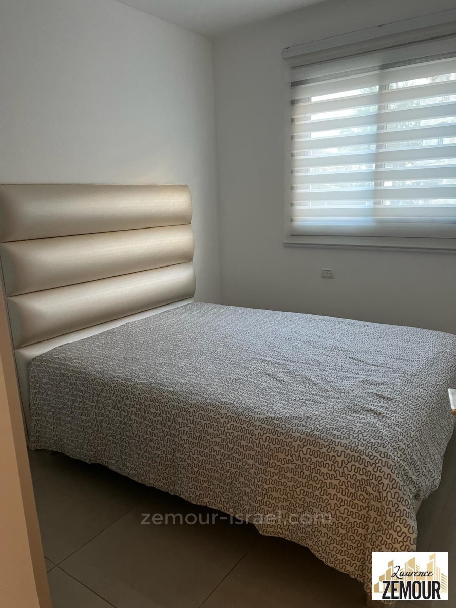 Apartamento 5 cômodos Raanana 2003 60-IBL-1378