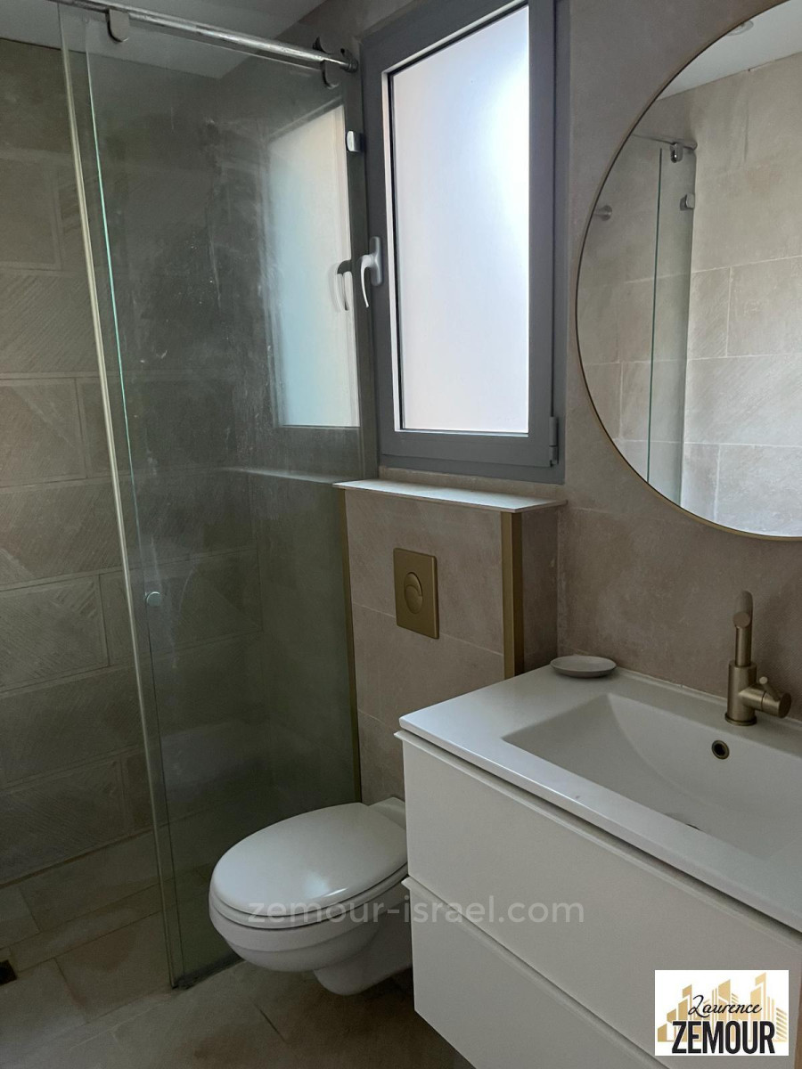 Apartamento 5 cômodos Raanana 2003 60-IBL-1378