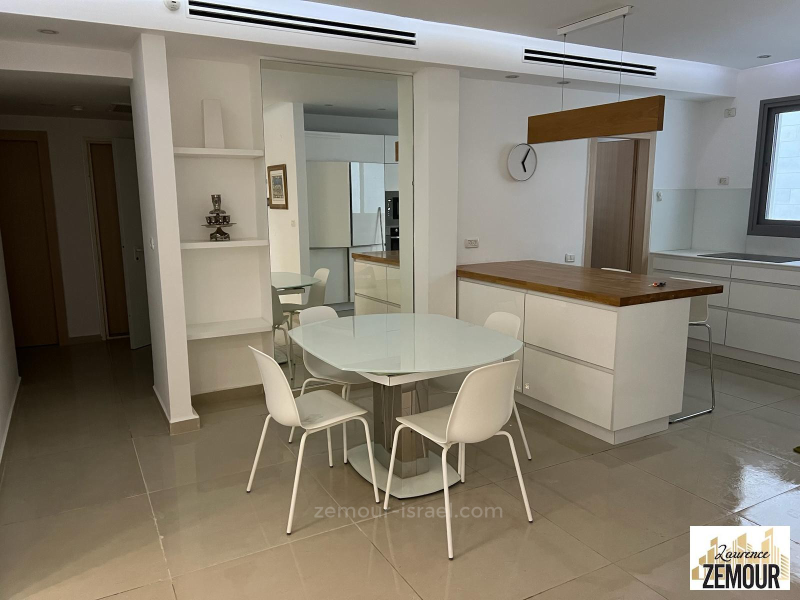 Apartamento 5 cômodos Raanana 2003 60-IBL-1378