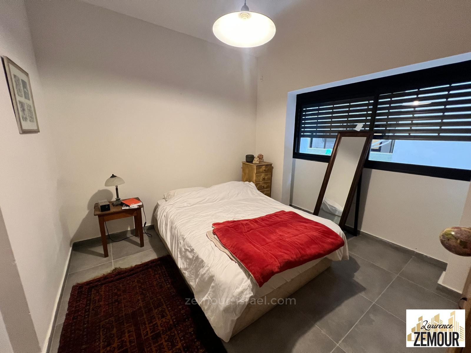 Apartamento 3 cômodos Tel Aviv Bazel 60-IBL-1380