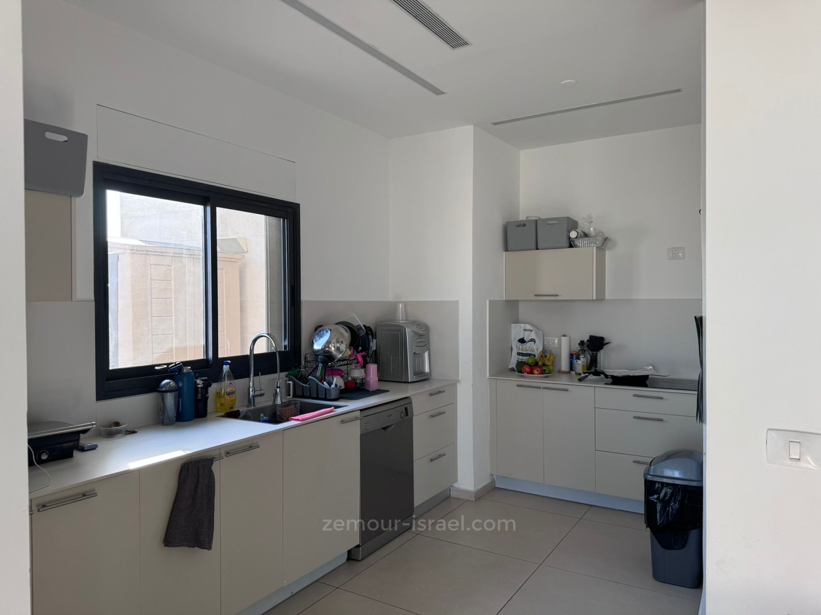 Cobertura 3 cômodos Raanana Perto de Yad Labanim 60-IBL-1391