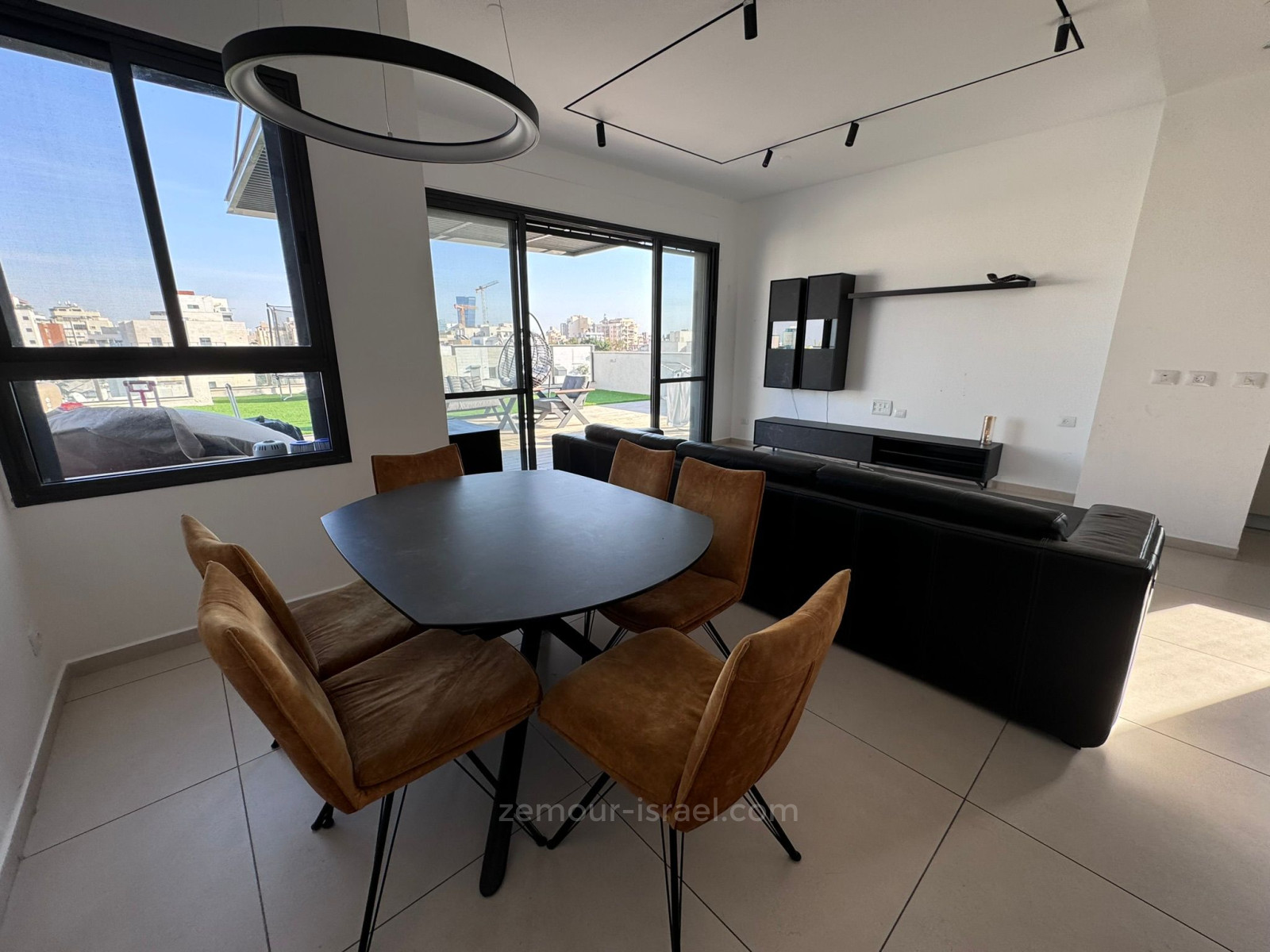 Cobertura 3 cômodos Raanana Perto de Yad Labanim 60-IBL-1391