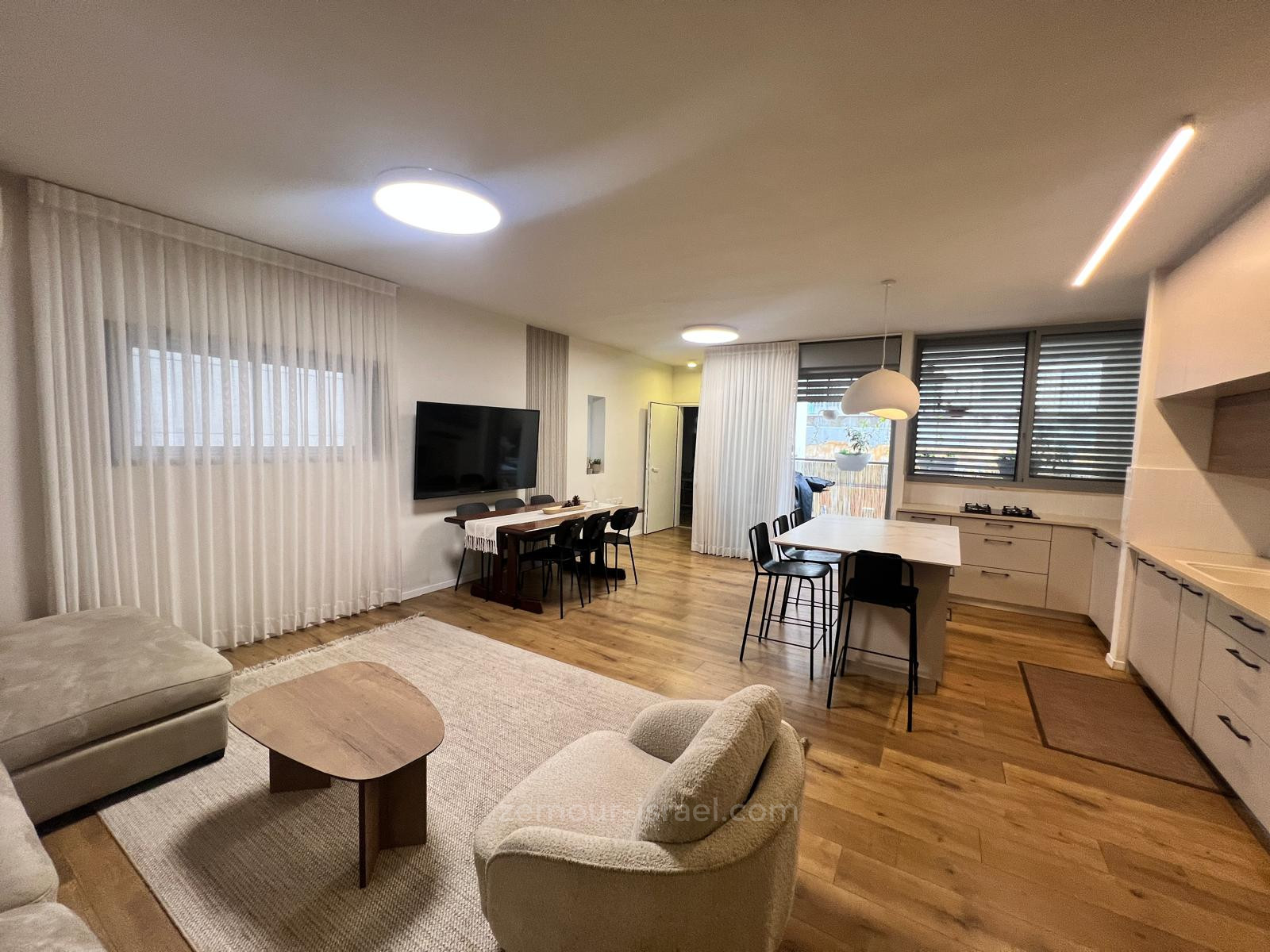 Apartamento 4 cômodos Raanana Est 60-IBL-1392