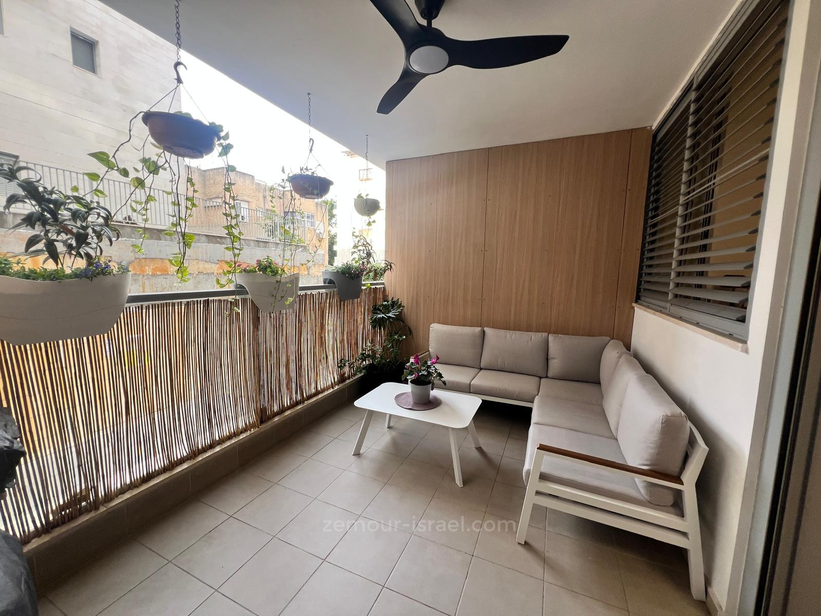 Apartamento 4 cômodos Raanana Est 60-IBL-1392
