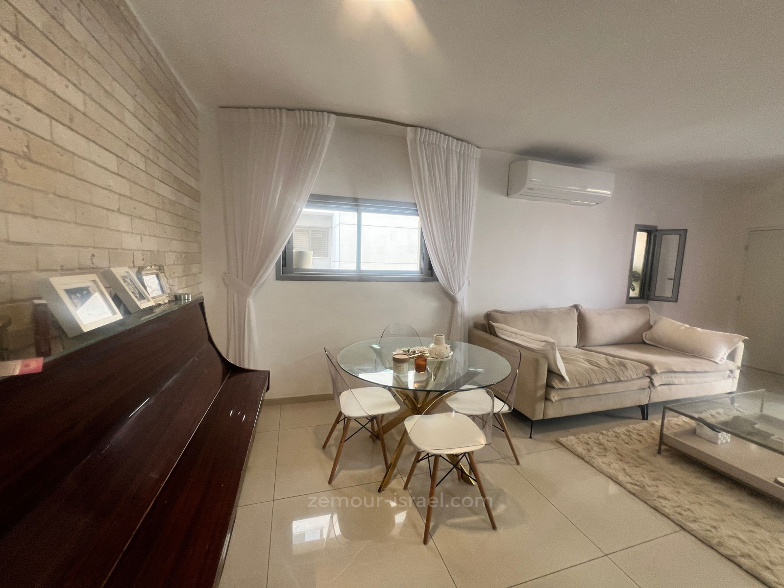 Apartamento 4 cômodos Raanana Est 60-IBL-1402