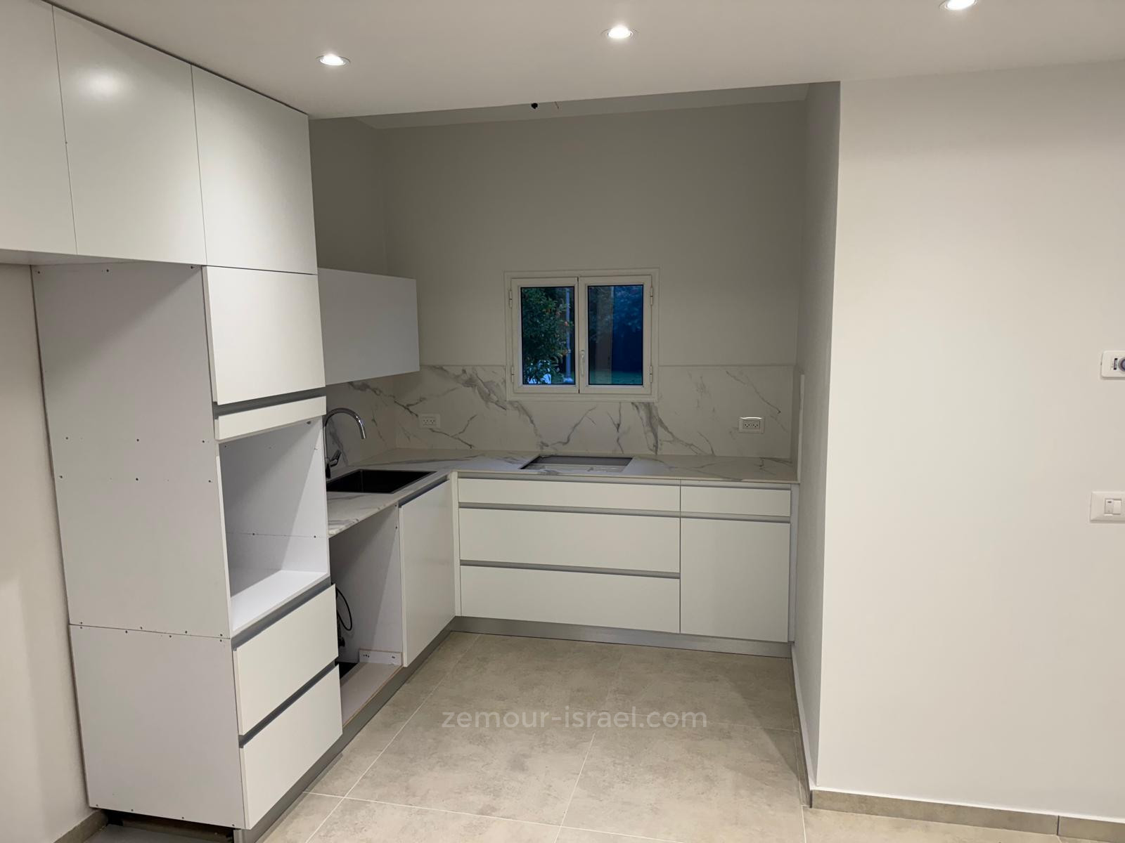 Casa de campo 4 cômodos Raanana Perto de Ha-Nessiim 60-IBL-1404