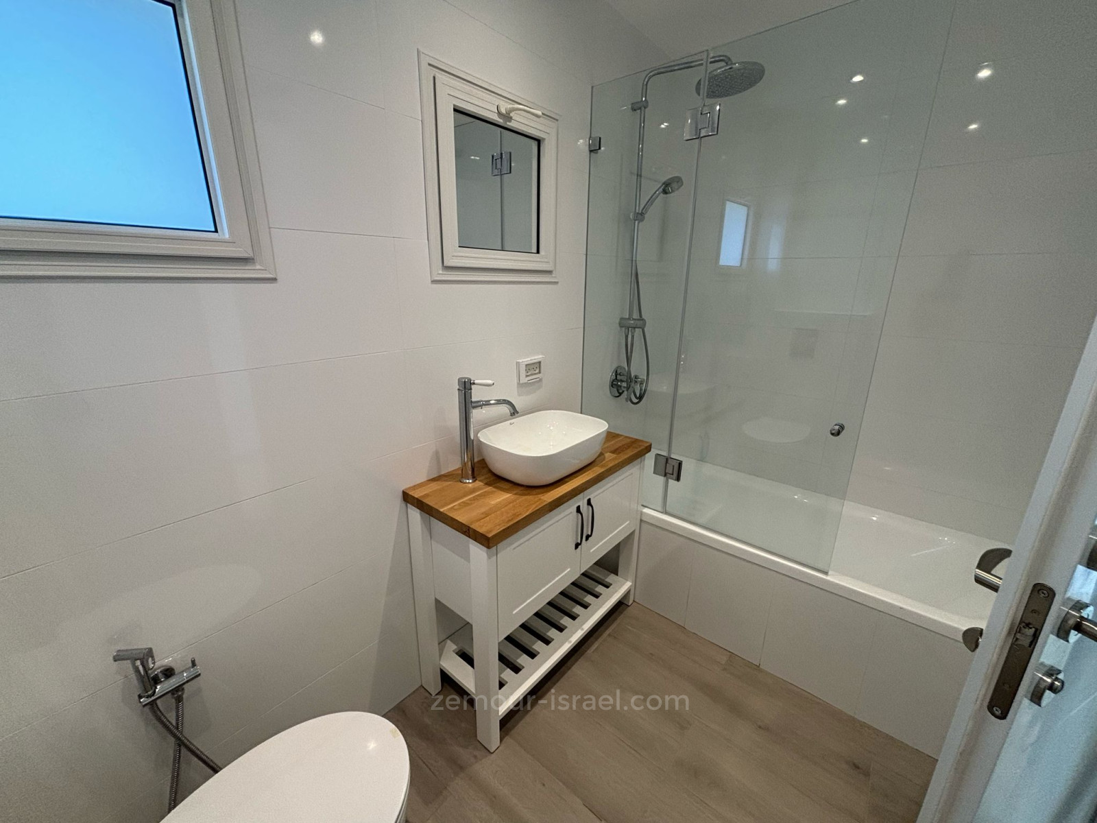 Casa de campo 4 cômodos Raanana Perto de Ha-Nessiim 60-IBL-1404