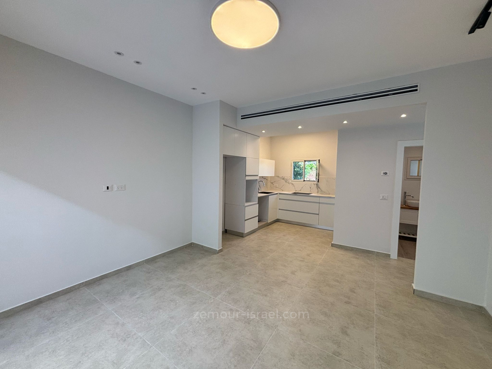 Casa de campo 4 cômodos Raanana Perto de Ha-Nessiim 60-IBL-1404