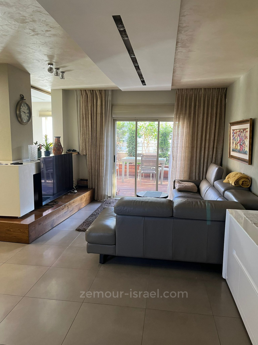 Duplex 5 cômodos Raanana 2003 60-IBL-1405