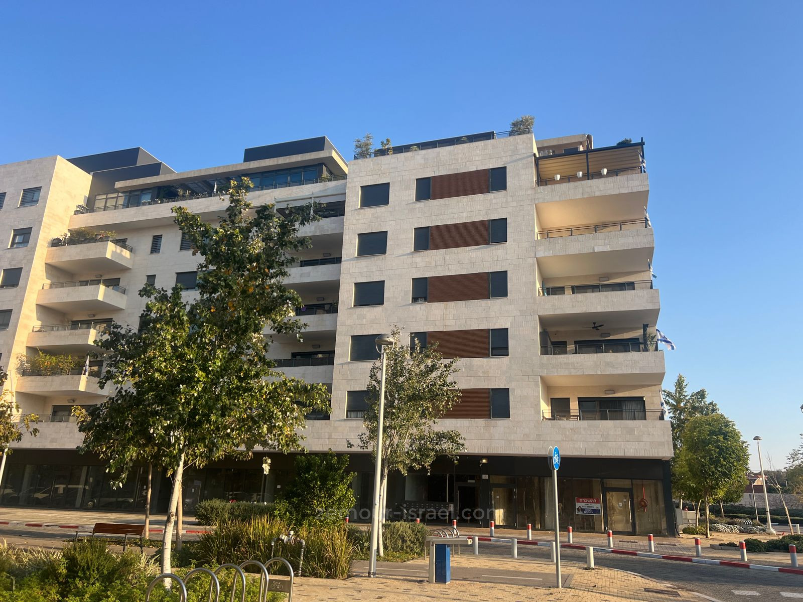 Apartamento 5 cômodos Raanana Est 60-IBL-1412