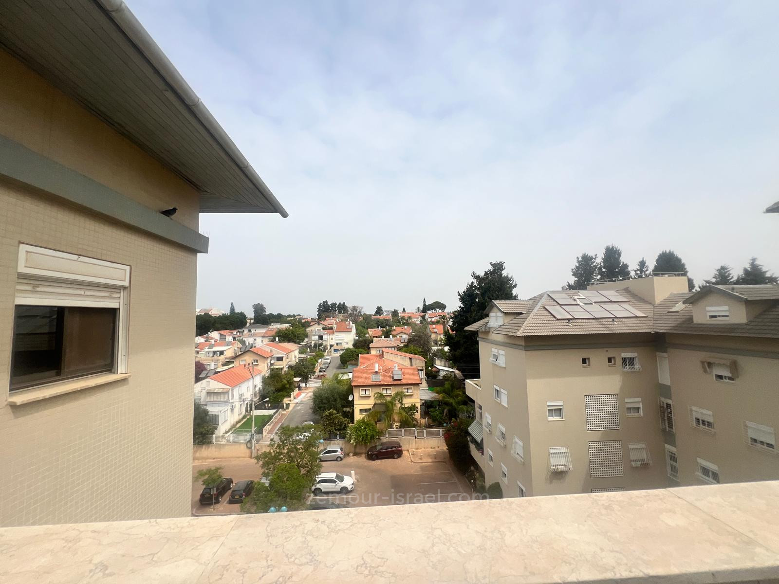 Duplex 5.5 cômodos Kfar Saba Rom Ayir 60-IBL-1413