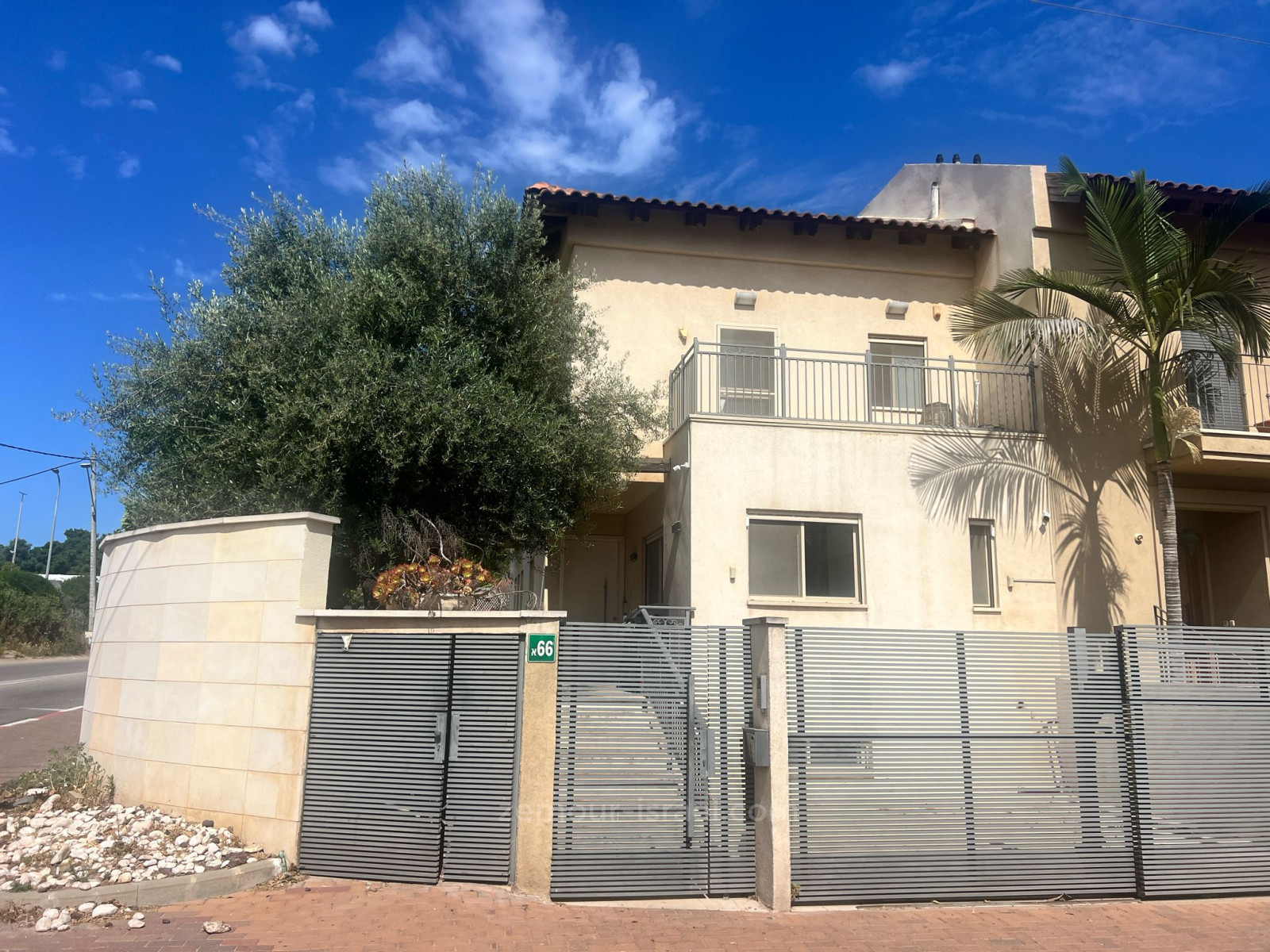 Casa de campo 8 cômodos Raanana 2003 60-IBL-1418