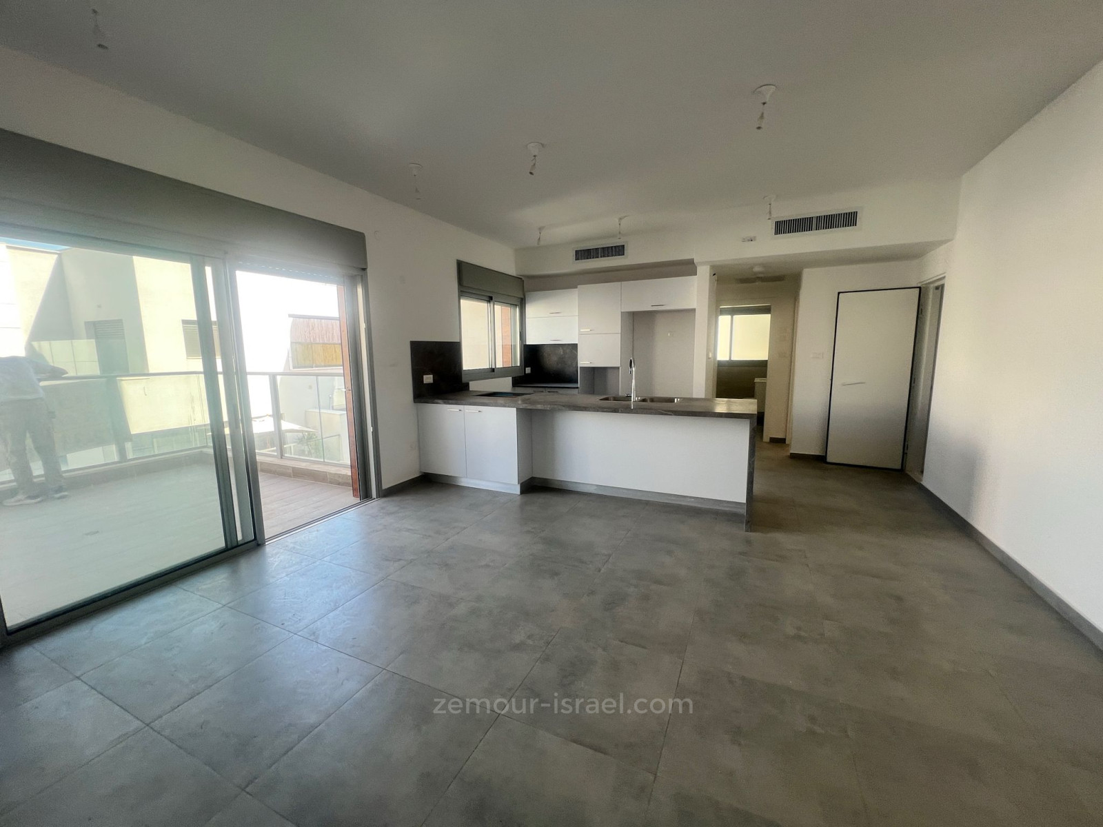 Apartamento 4 cômodos Raanana Est 60-IBL-1420