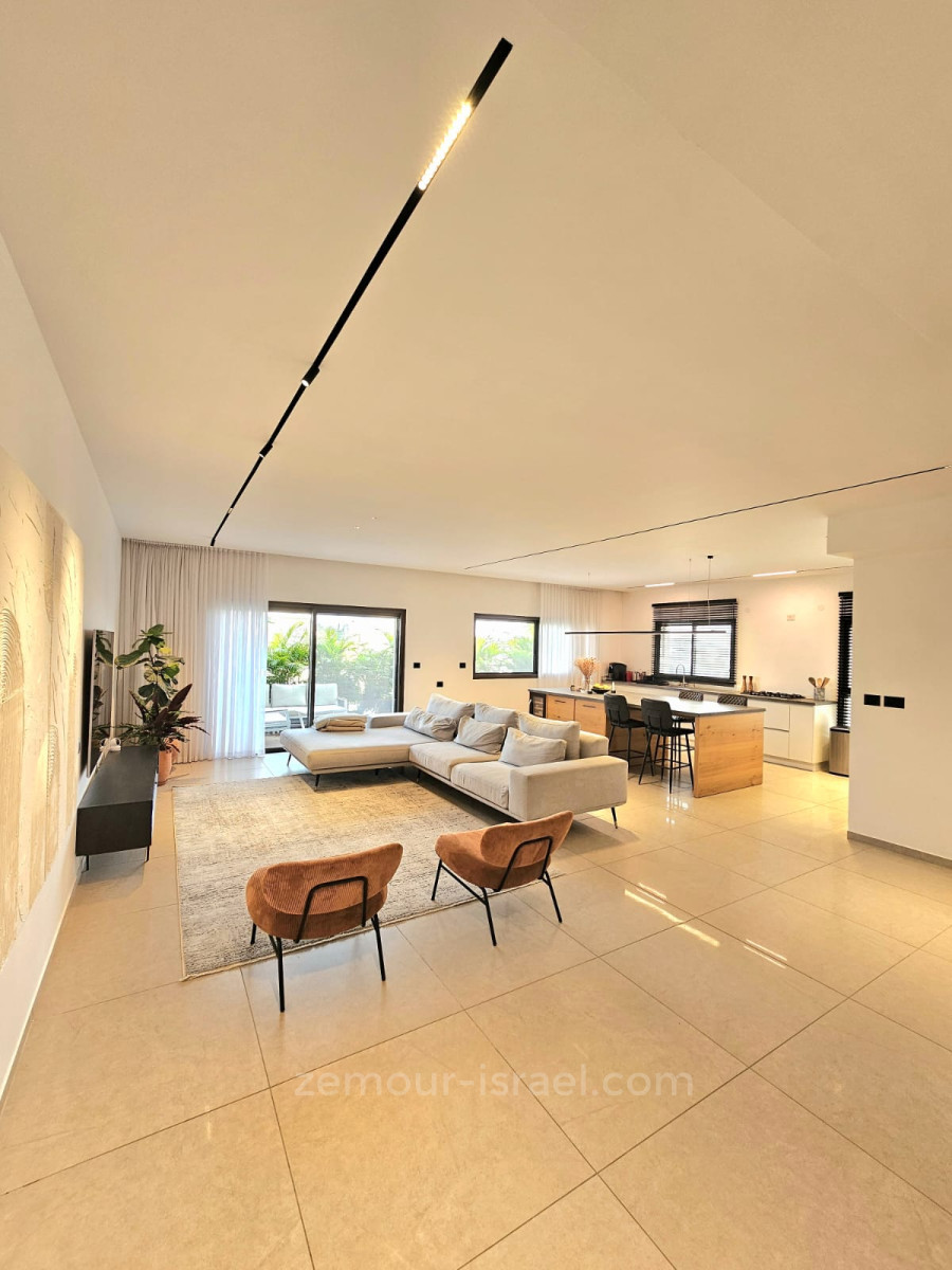 Cobertura 4 cômodos Raanana Perto de Yad Labanim 60-IBL-1430