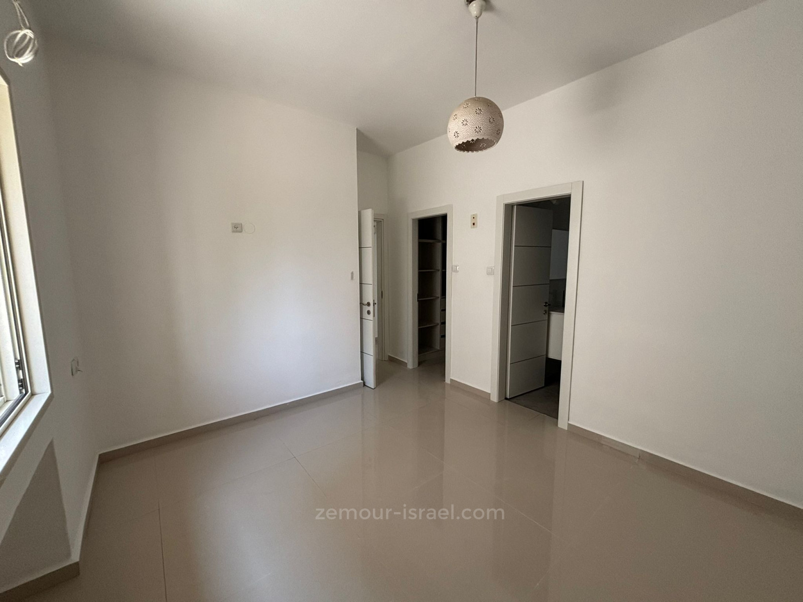 Apartamento 4 cômodos Raanana Est 60-IBL-1431