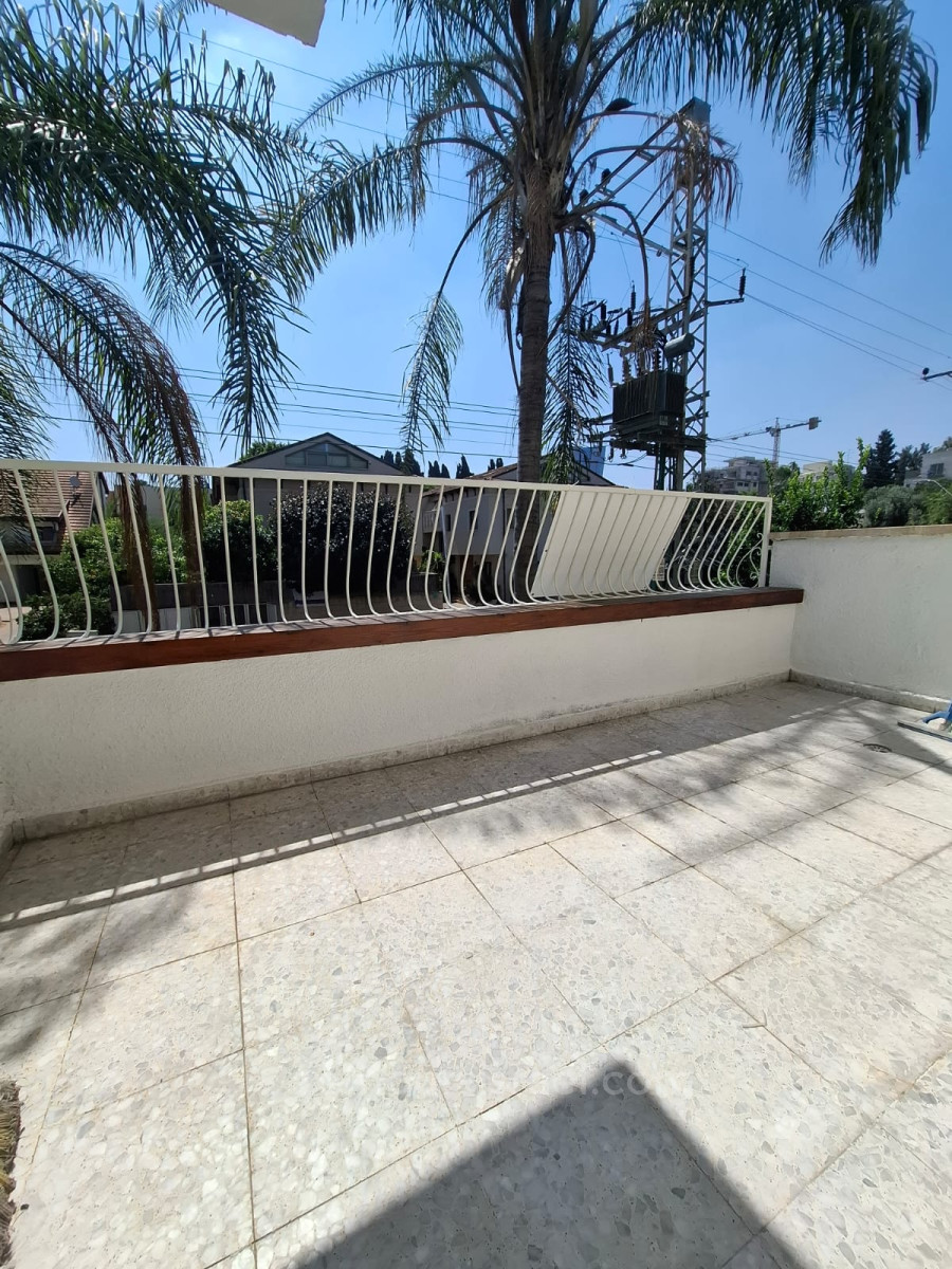 Apartamento 5 cômodos Raanana Est 60-IBL-1439