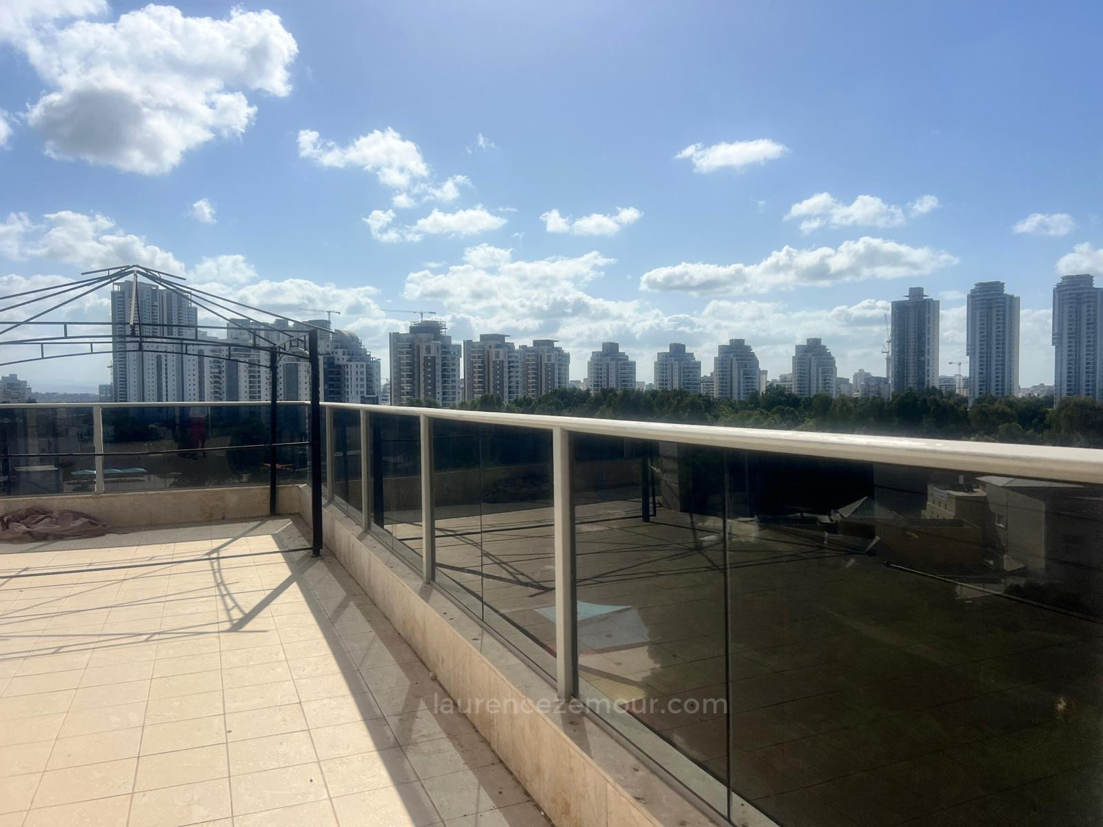 Minicobertura 5 cômodos Netanya Agamim 60-IBL-1446