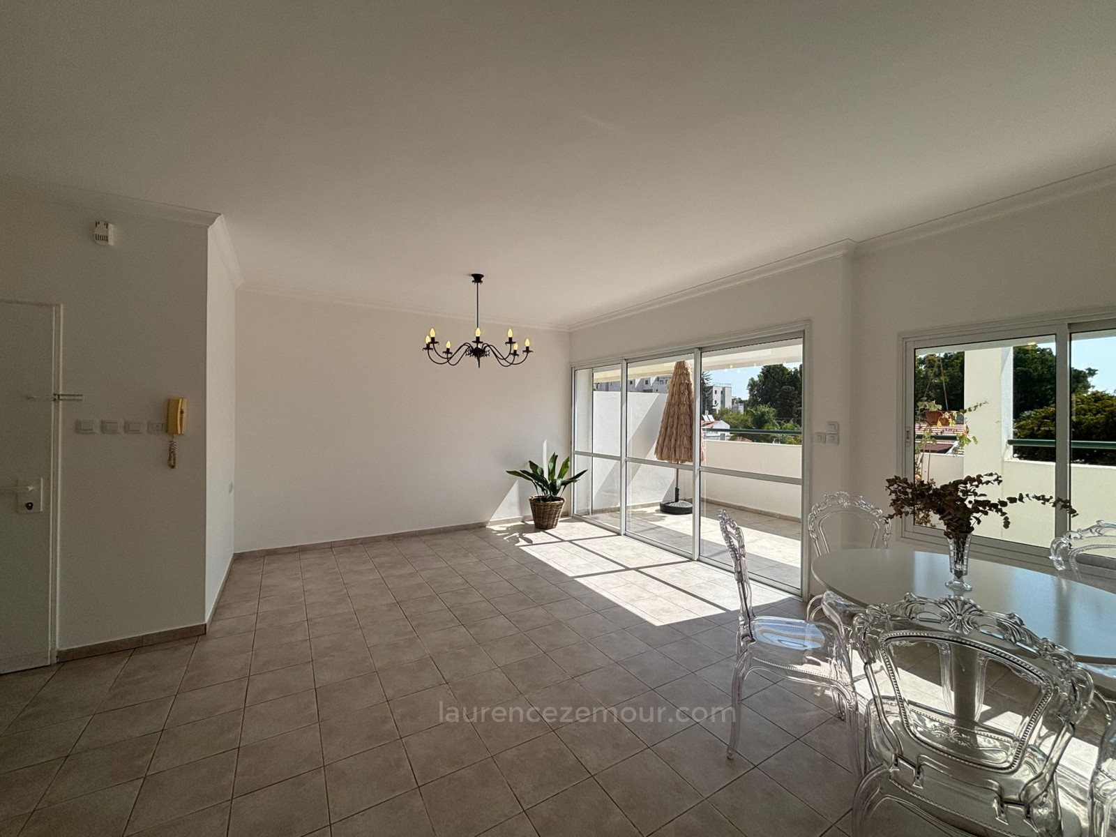 Apartamento 4 cômodos Raanana 2004 60-IBL-1448