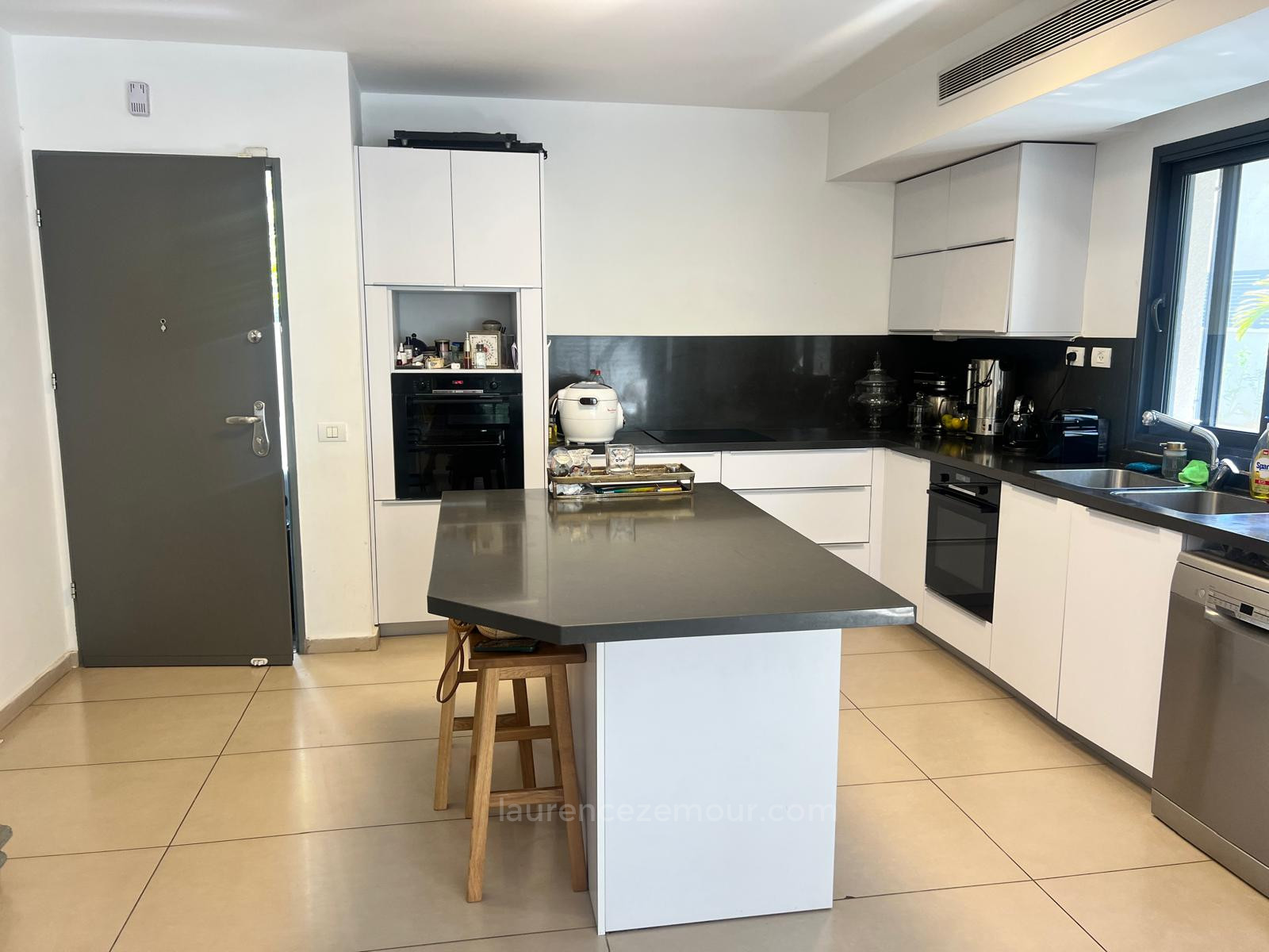 Casarão 6.5 cômodos Raanana 2003 60-IBL-1450